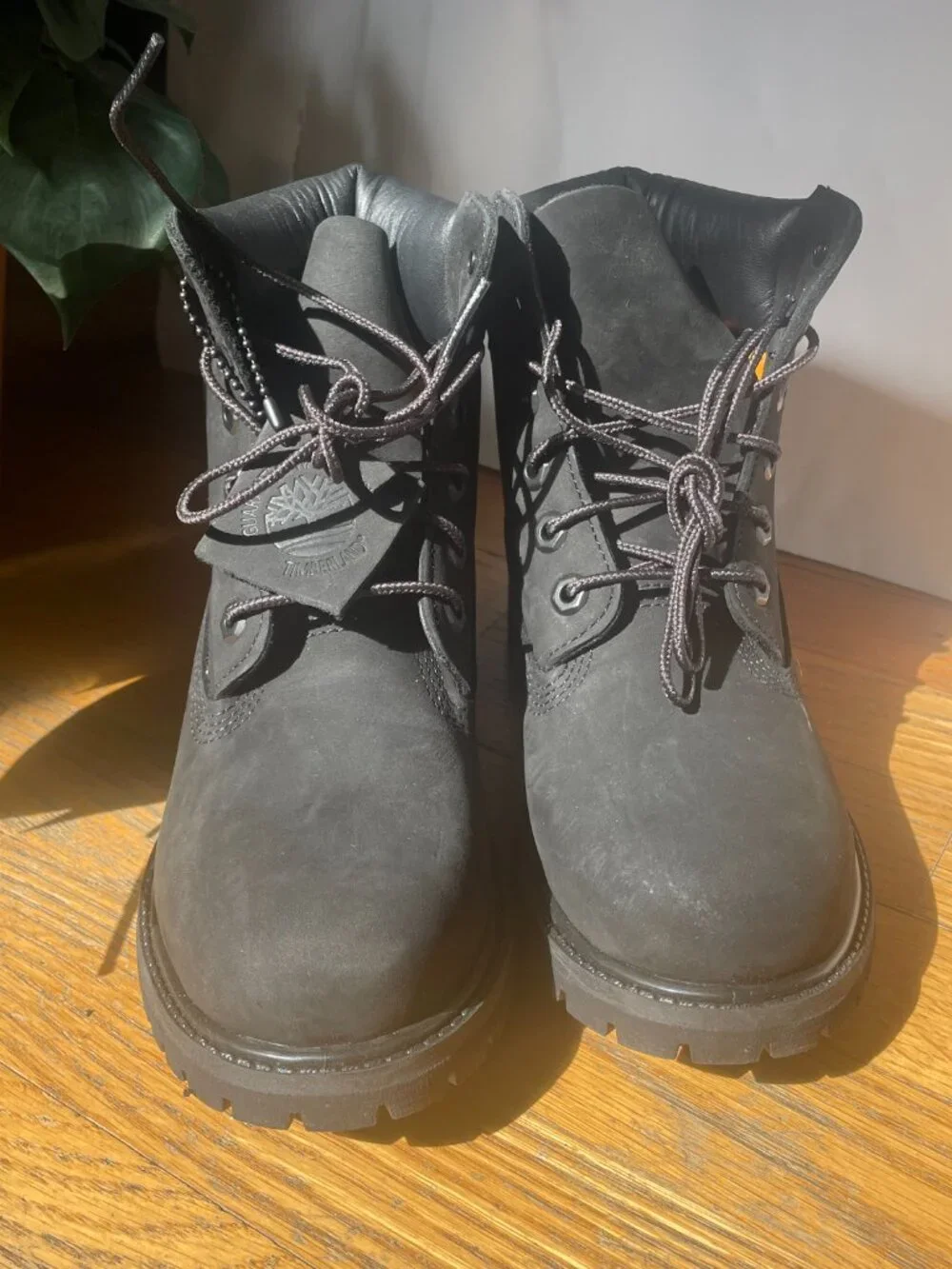Timberland Premium 6-Inch Waterproof Boots in Black Nubuck Size 6